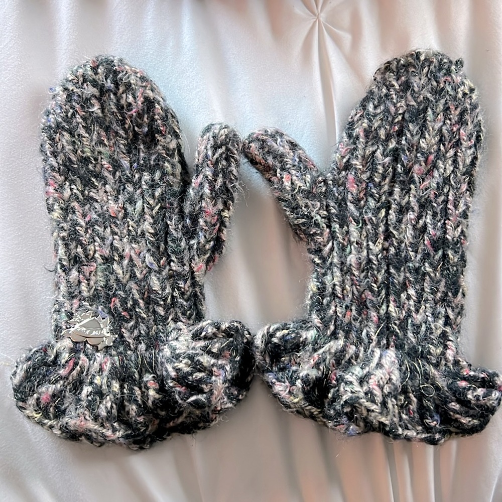 Betsey Johnson mitttens